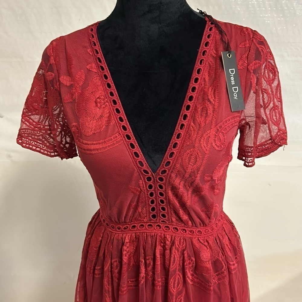 Lace dress with built in bodysuit - Picture 2 of 13